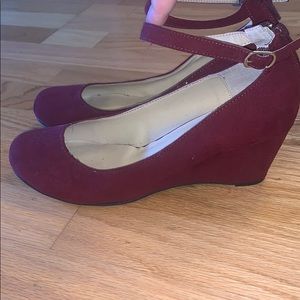 Maroon Wedges